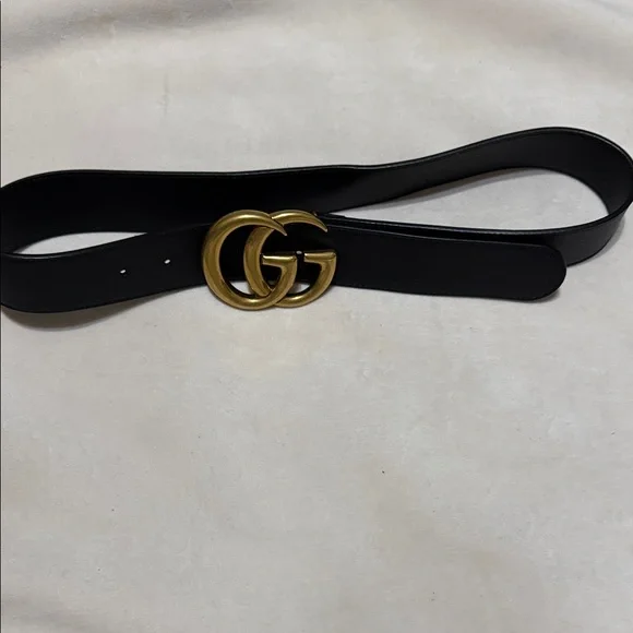 Gucci Black Belt with Gold GG Buckle - Picture 2 of 9